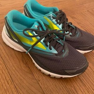 Brooks Launch Women’s Running Sneakers